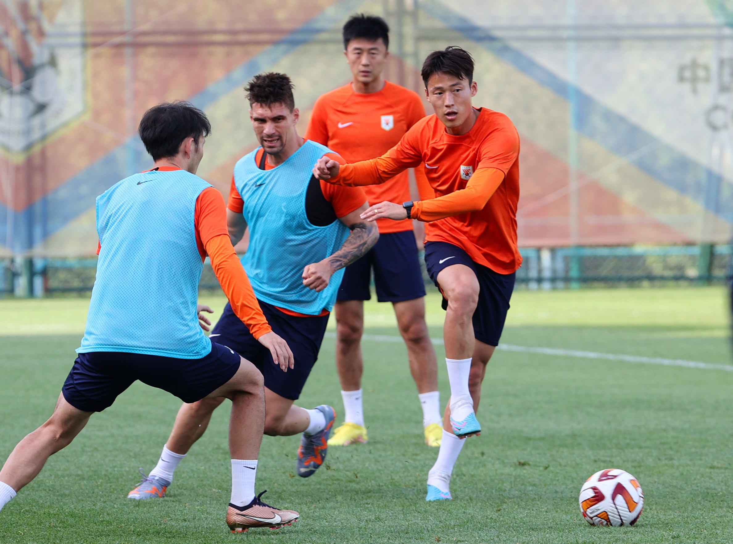 关于球员全力备战赛事，锻炼实力准备迎战的信息