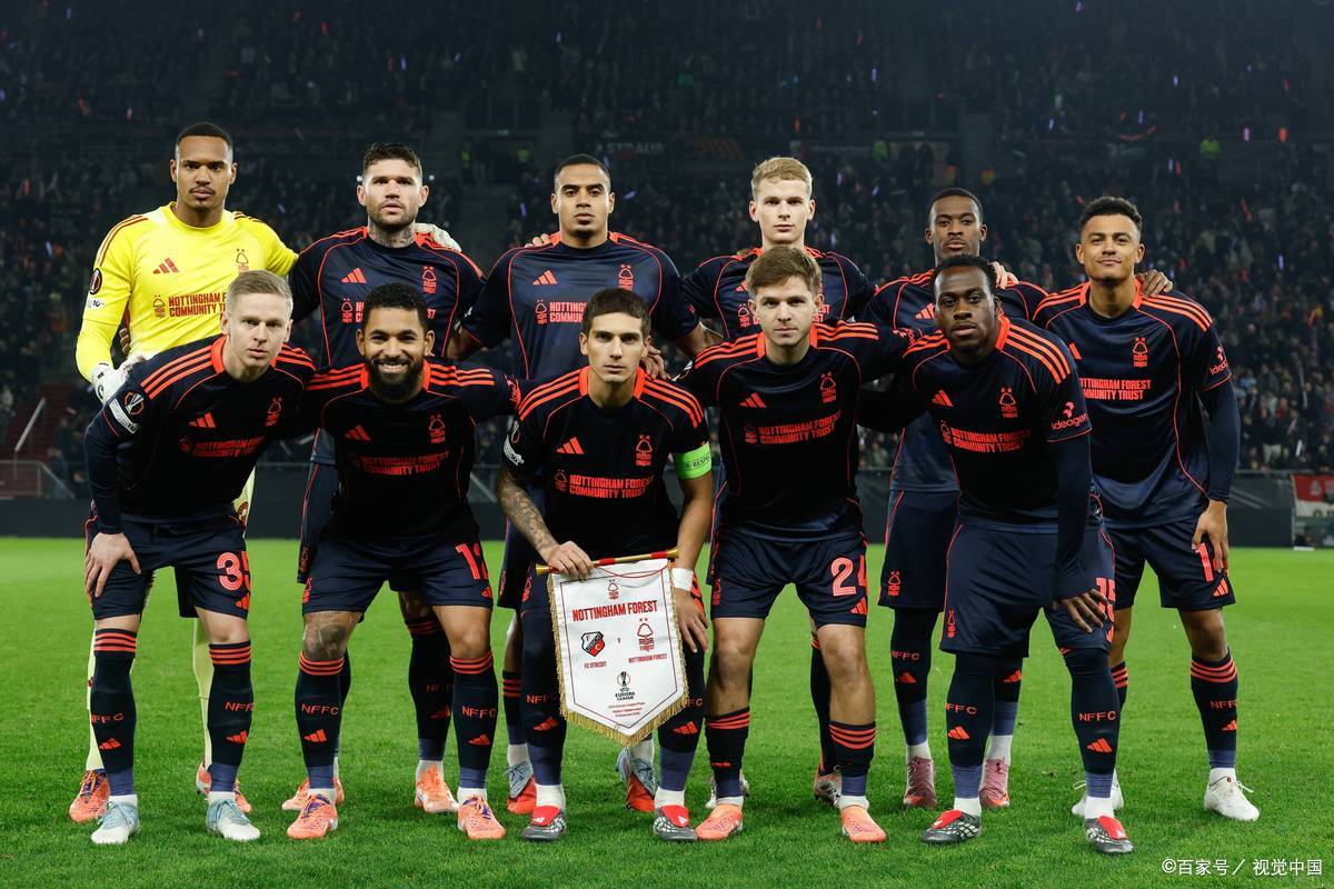 包含那不勒斯大胜帕尔马，争冠形势重新明朗的词条