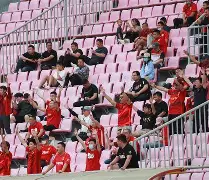 热身赛火爆展开，球队士气高涨迎战亚洲盛事