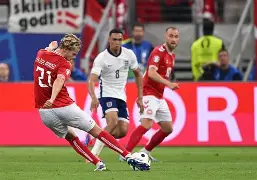 丹麦队主力中场加盟英超豪门(丹麦队主力中场加盟英超豪门球员)